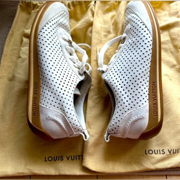 Authentic LOUIS VUITTON Women leather Sneakers, Off-White. Size 37, US size 6.5 - Picture 13 of 13